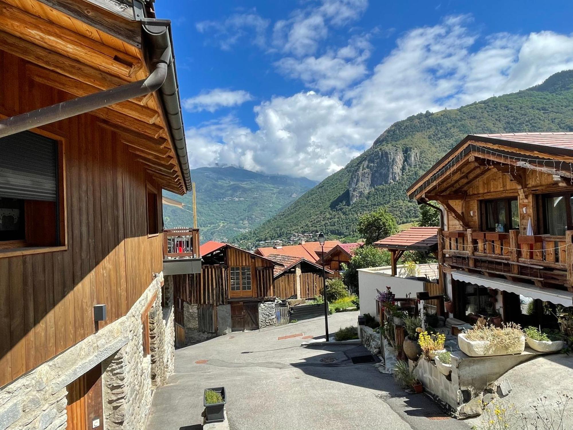 Maison De Village Au Pied Des 3 Vallees Villarlurin Exterior foto